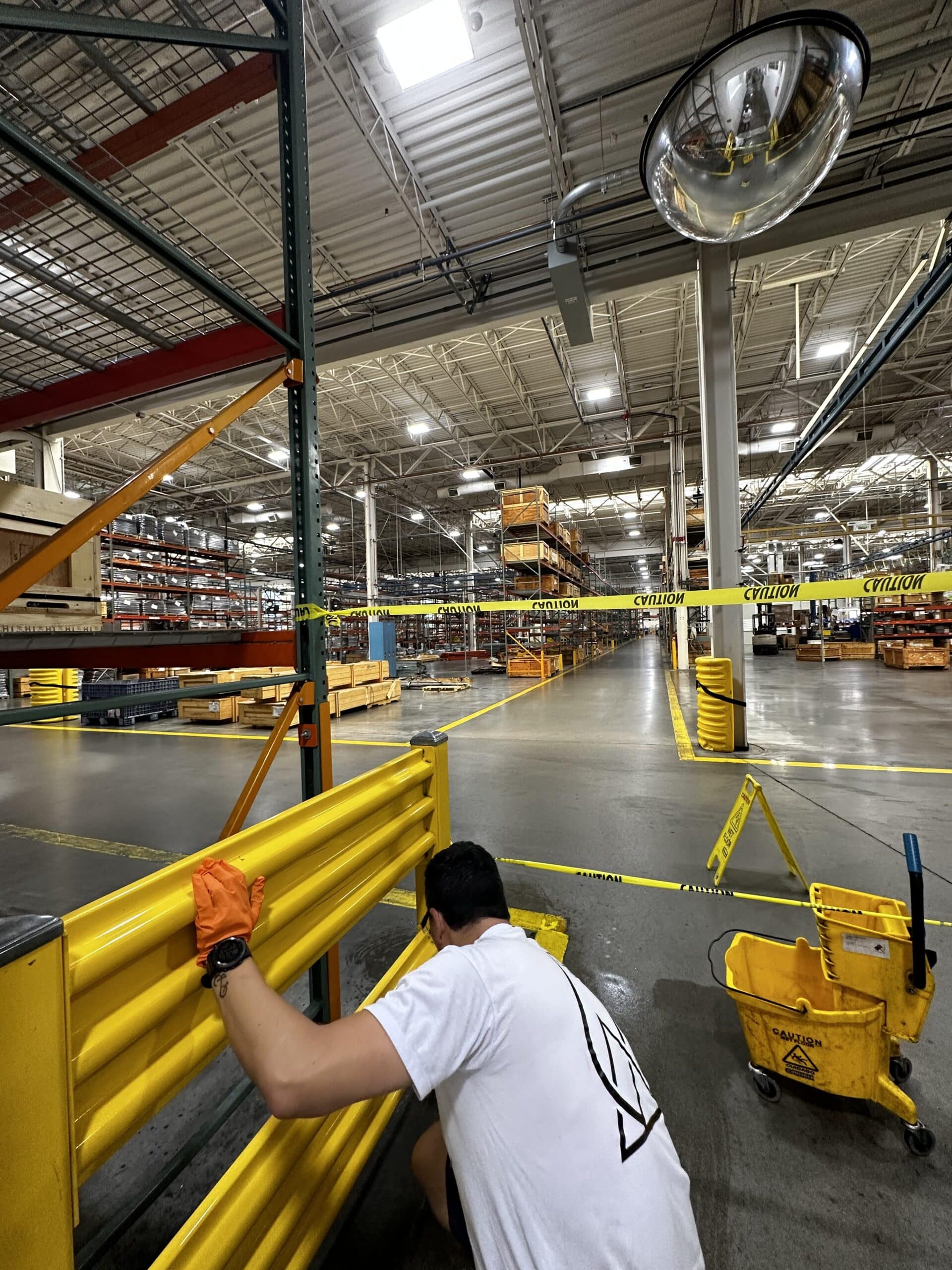 Mountain Group cleaning a warehouse
